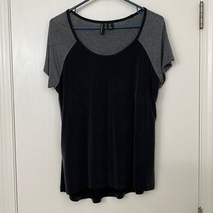 Two tone, short sleeve shirt